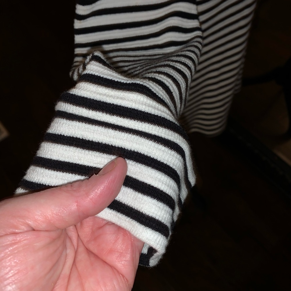 Sale! 💕Crown & Ivy Ribbed Striped Top - Picture 5 of 6